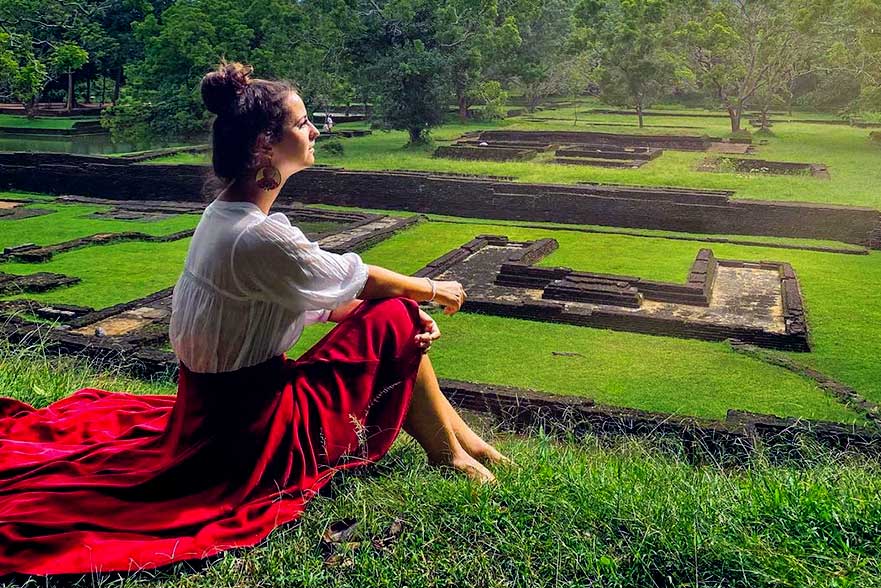 Sri Lanka Airport pick-up and Taxi Service